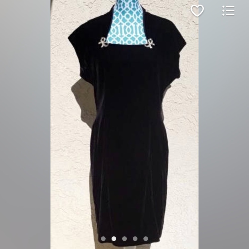 Adriana Papell  Vintage Black Velvet dress